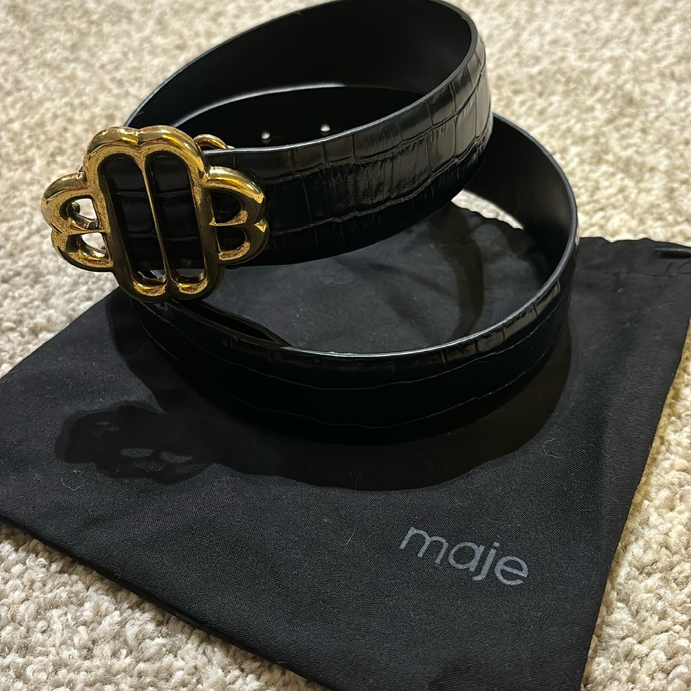 Maje croc-effect leather belt. Black & gold.
